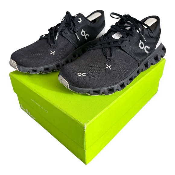 On Running Women’s Black Athletic Shoes. On Cloud X Running Sneakers - Picture 4 of 10